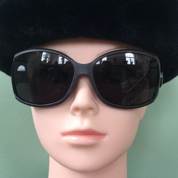 Gucci Rubber Frame Sunglasses - Picture 4 of 8